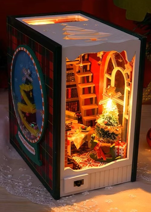 DIY Book Nook - Christmas Cozy Home