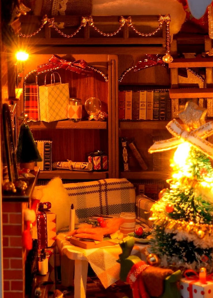 DIY Book Nook - Christmas Cozy Home