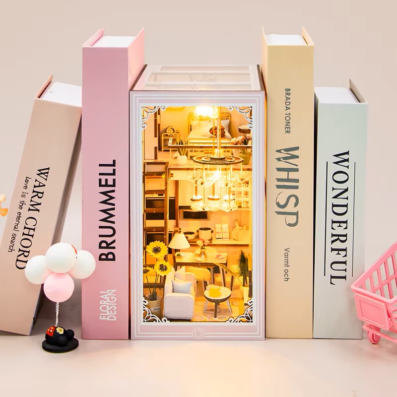 DIY Book Nook - Pink Loft