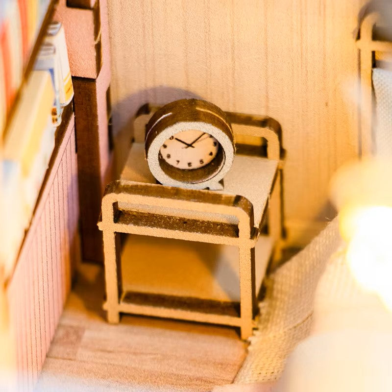 DIY Book Nook - Pink Loft