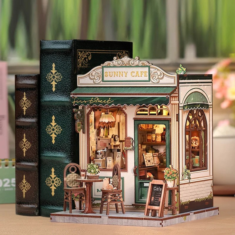DIY Book Nook - Parisian Café
