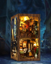 DIY Book Nook - Art House
