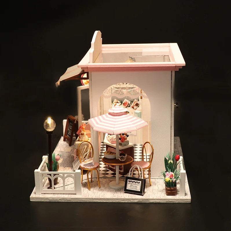 DIY miniature chocolate shop kit – a tiny dollhouse-style chocolatier with LED lights, perfect for book nook lovers, miniature mansion collectors, and fans of DIY crafts, miniatures, and small DIY houses.