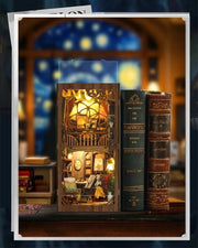DIY Book Nook - Art House