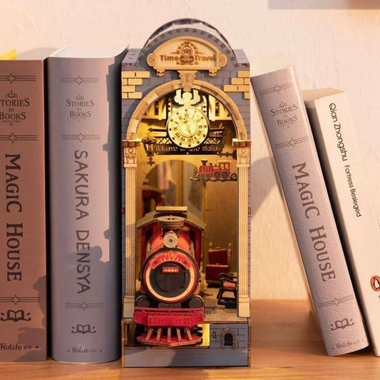 DIY Book Nook - Magic Train